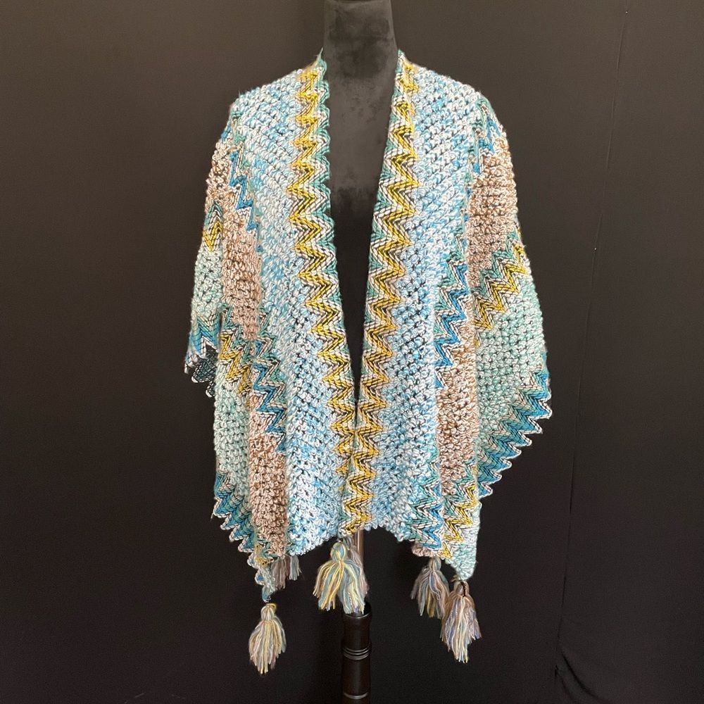 tassel cape Tan & Aqua